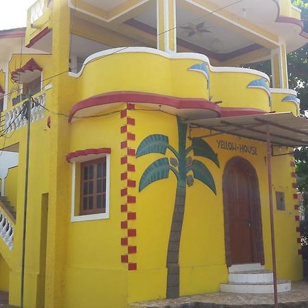 Hotel Yellow House Calangute Exterior foto